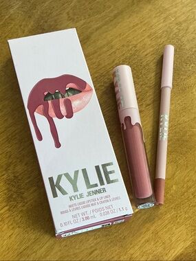 Kylie Matte Liquid Lipstick & Lip Liner Set - Snow White Bae